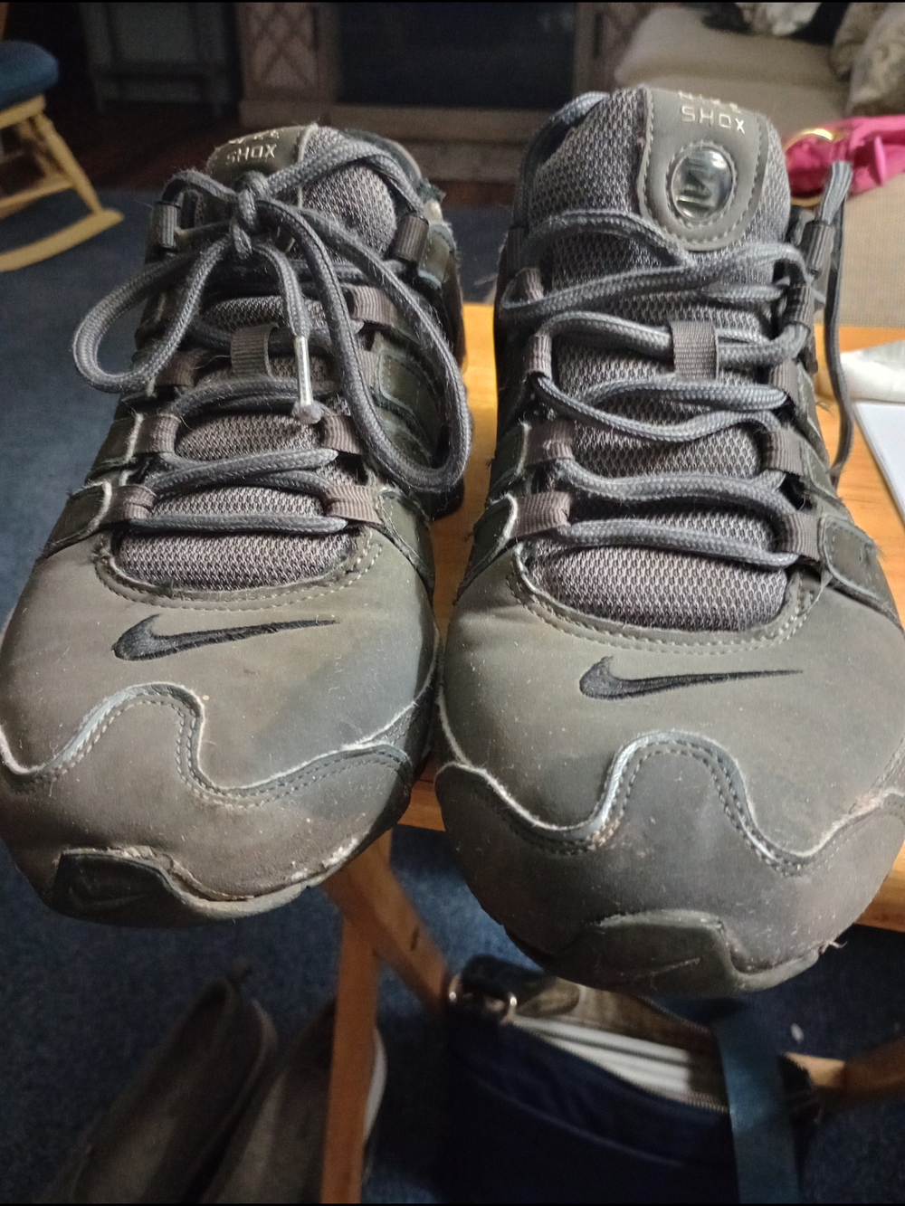 Nike Men’s Black Gray Shox Sneakers. size8.5